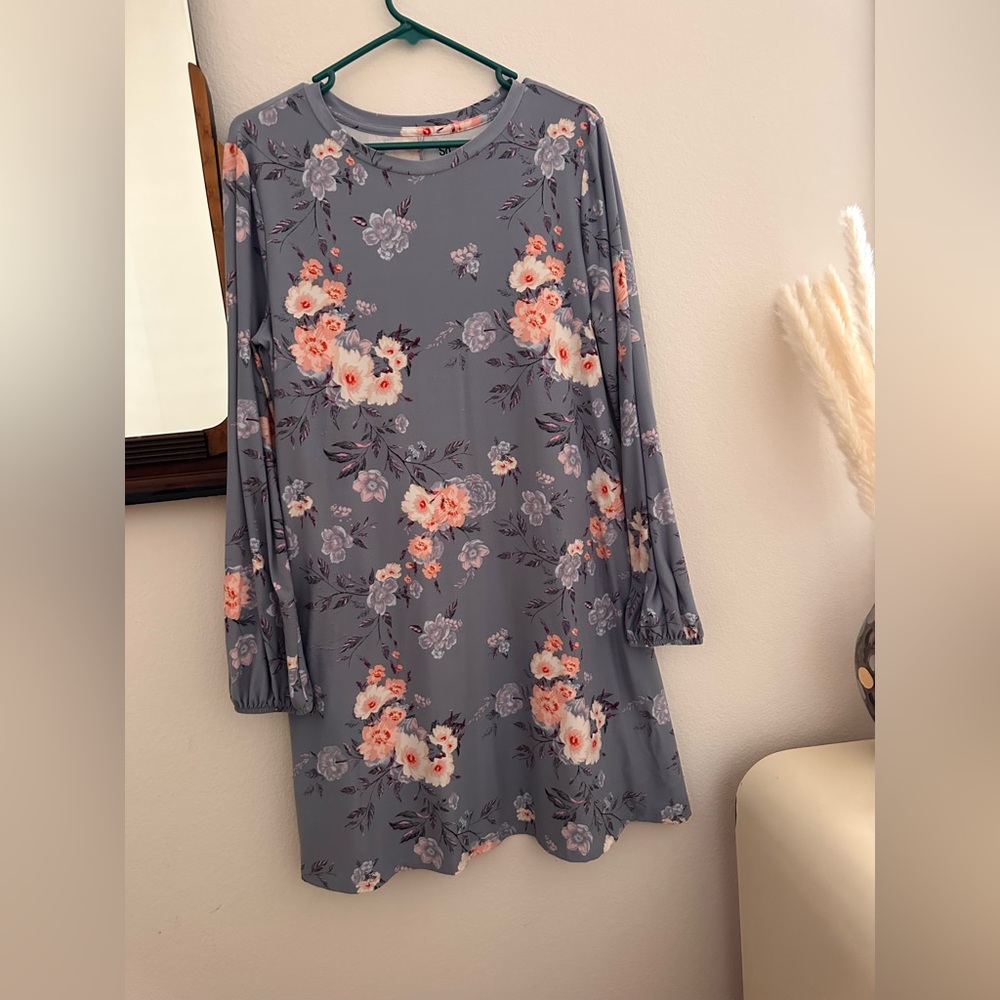 XL- light purple floral long sleeve dress